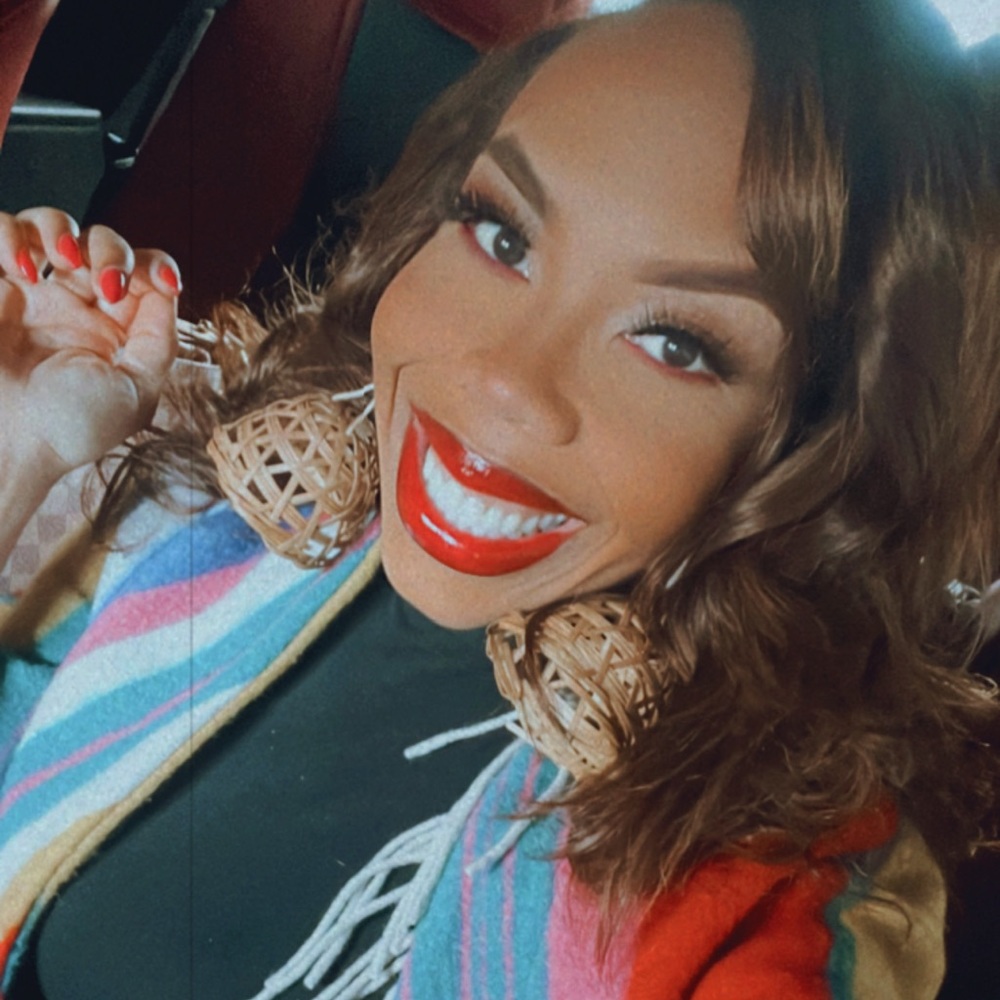 Meet your Posher, Melissa